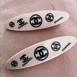 CHANEL beauty gwp Light Pink Hair Clips set of 2 new